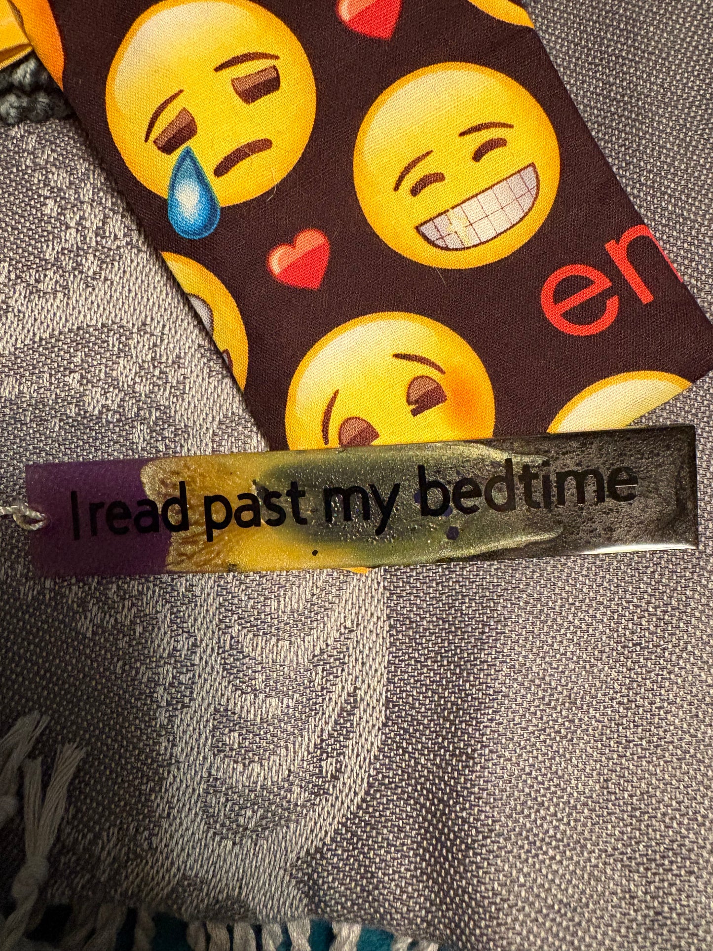 Resin book mark & emoji sunglasses case