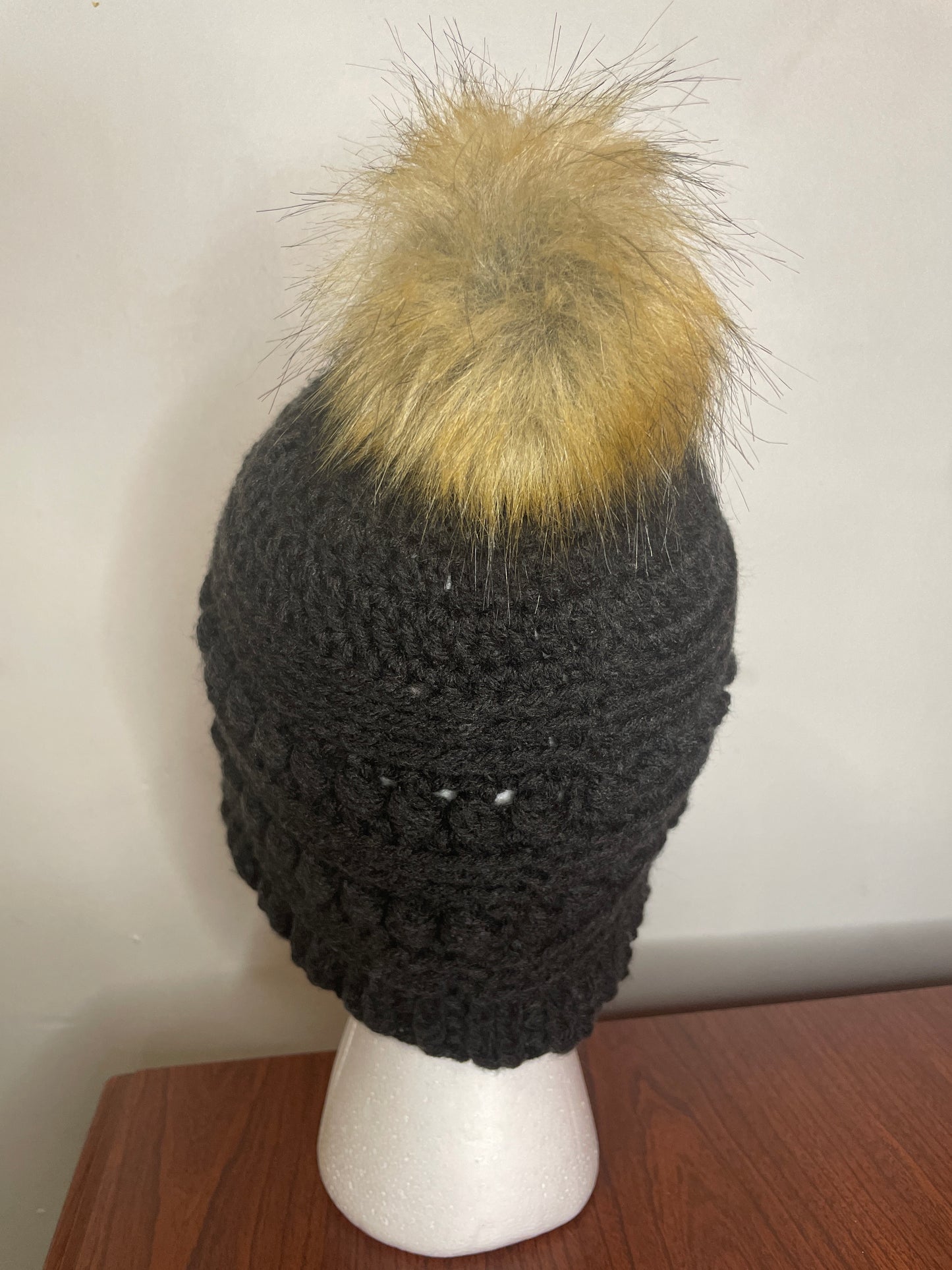 Ladies Medium Winter Hat